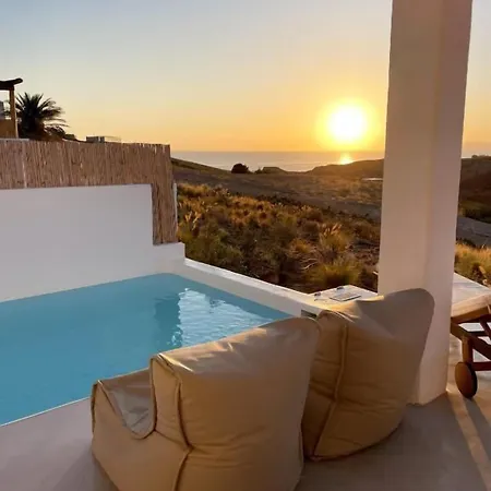Thimari Fira (Santorini)