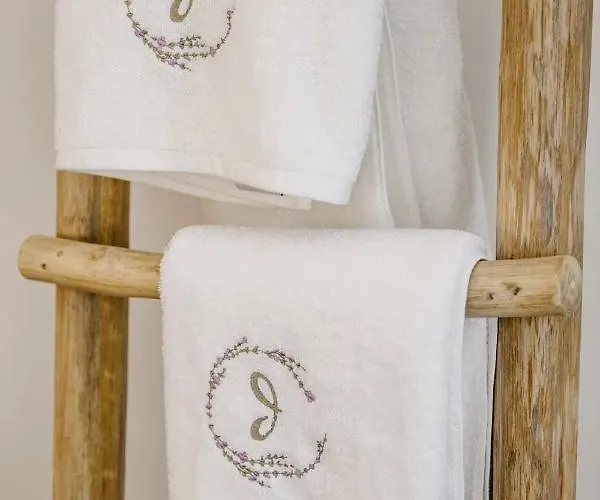 Thimari * Fira (Santorini)