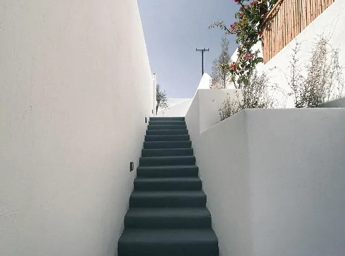 Thimari * Fira (Santorini)