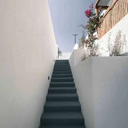 Thimari * Fira (Santorini)
